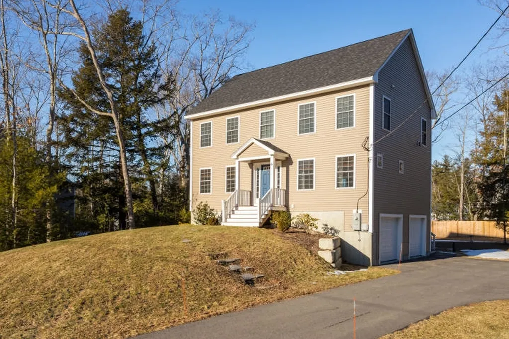 46 Greenbriar Drive Eliot ME 03903-1148