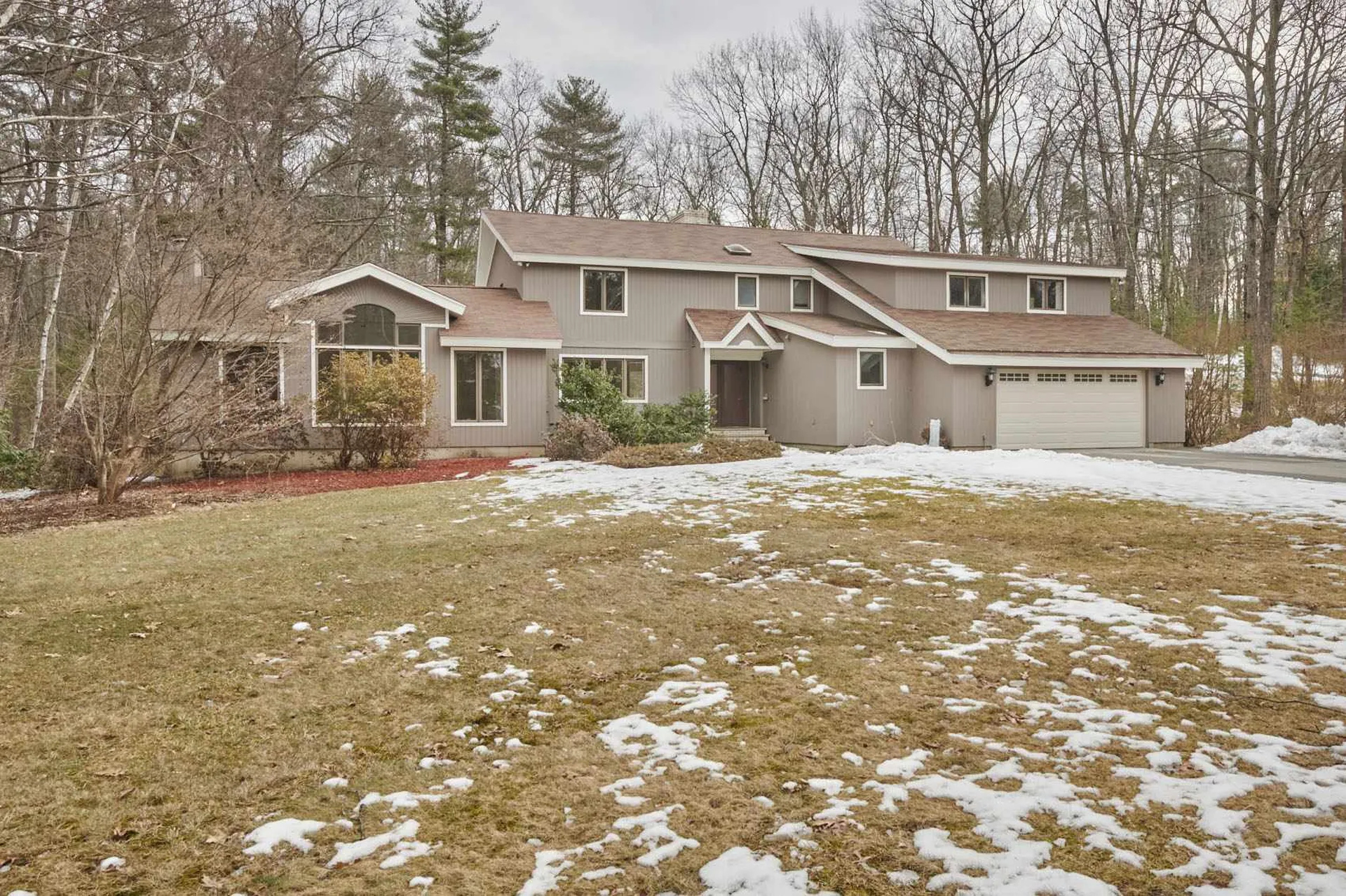 17 Farrwood Road Windham NH 03087