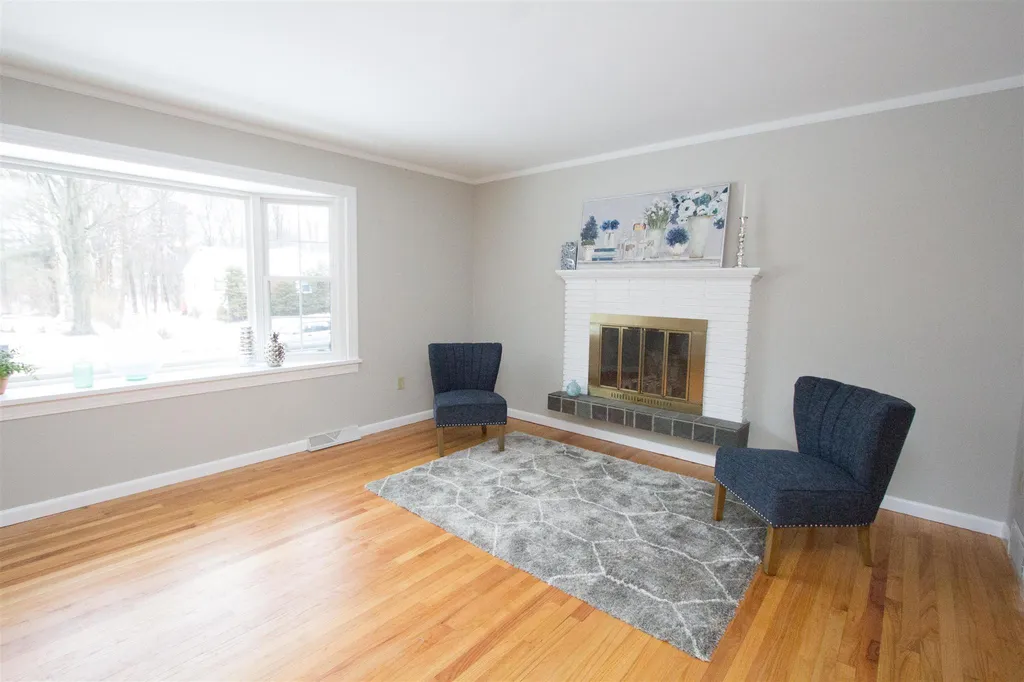 33 Laurel Hill Drive South Burlington VT 05403