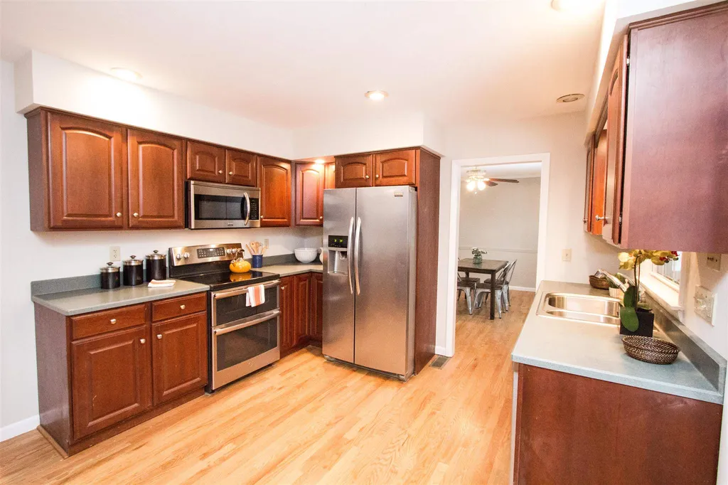 33 Laurel Hill Drive South Burlington VT 05403