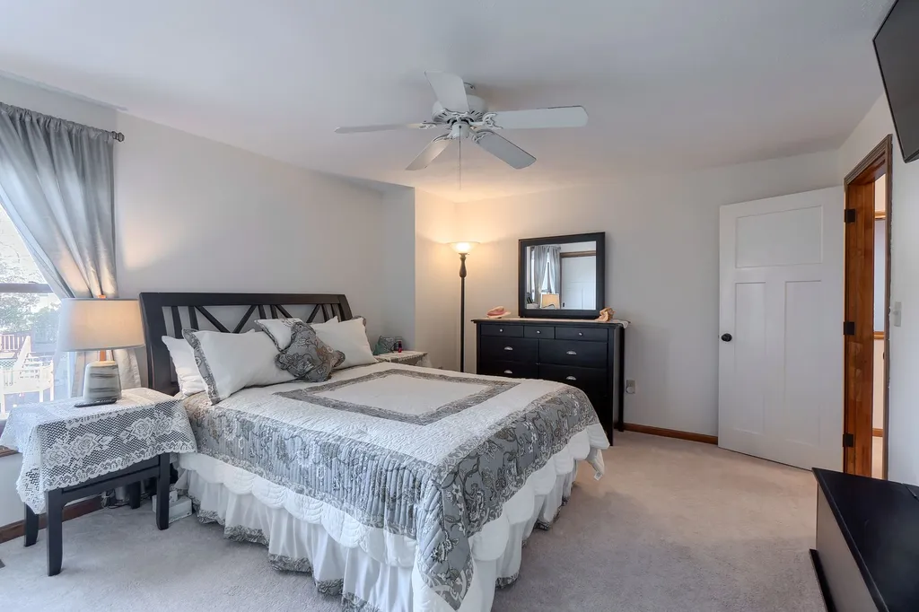 4 Lamb Road Nashua NH 03062