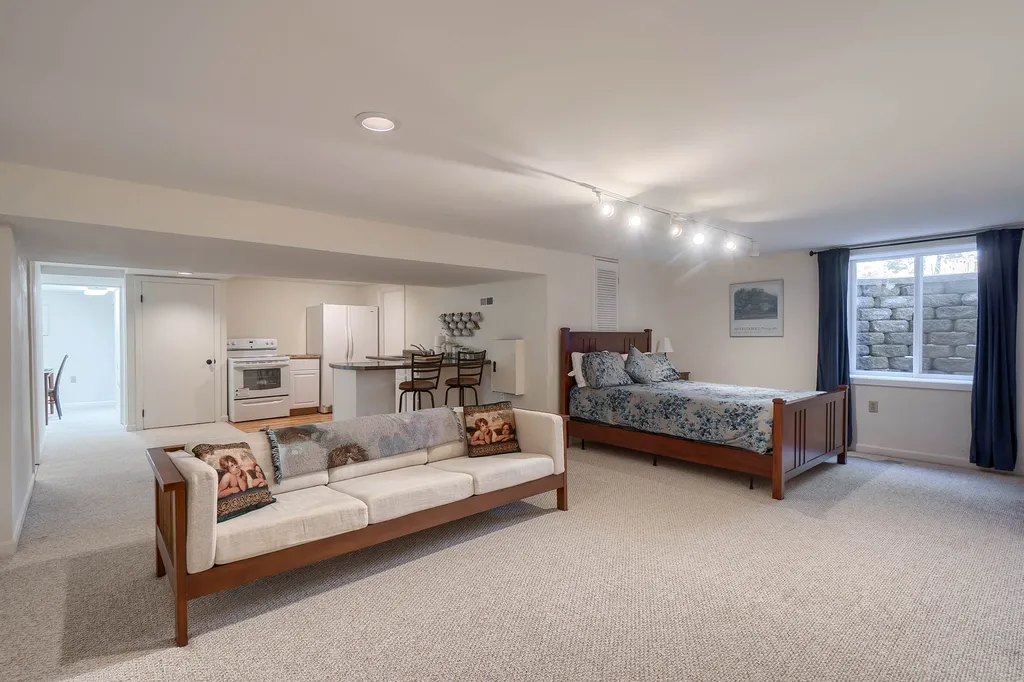 4 Lamb Road Nashua NH 03062