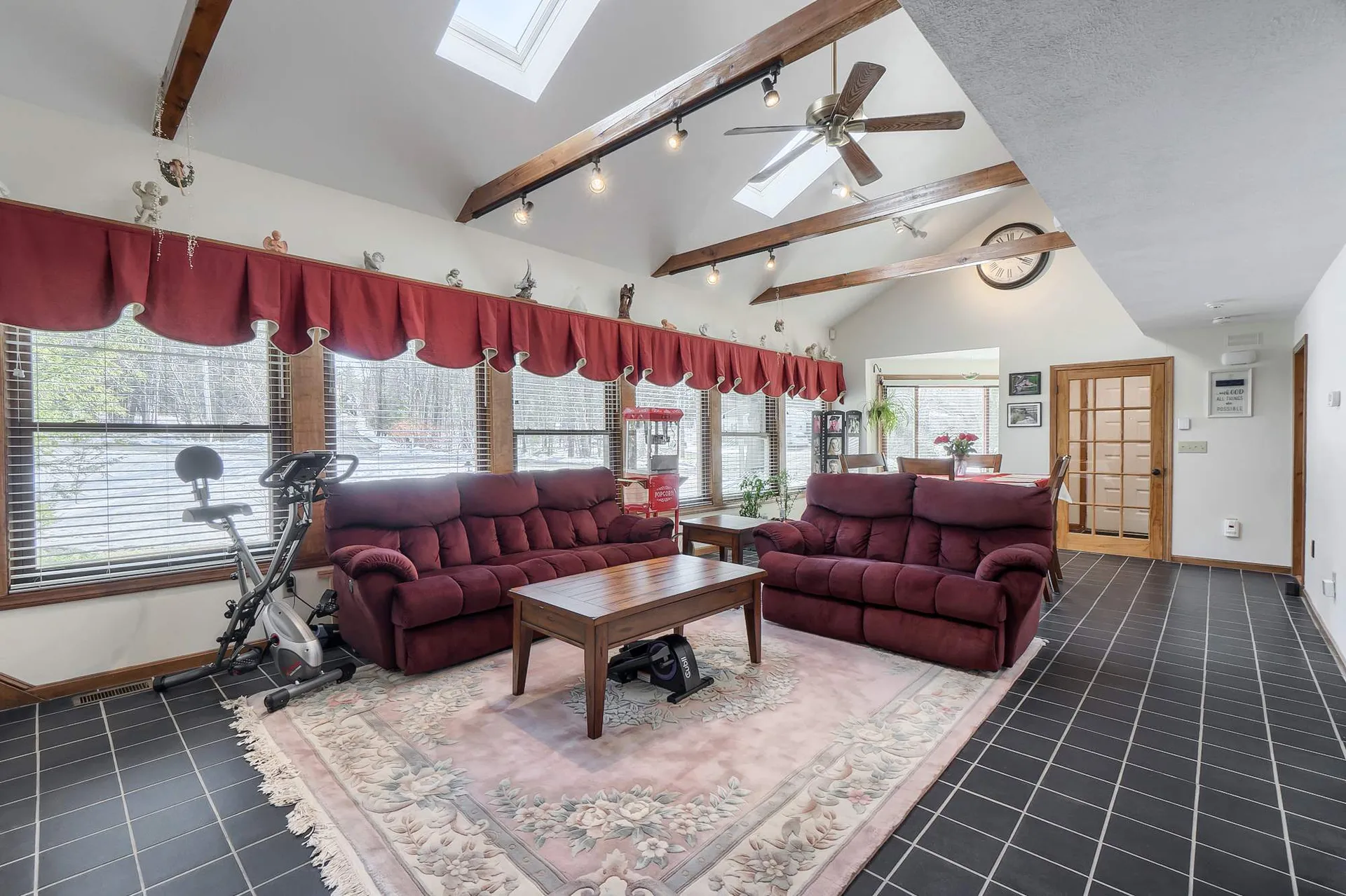 4 Lamb Road Nashua NH 03062