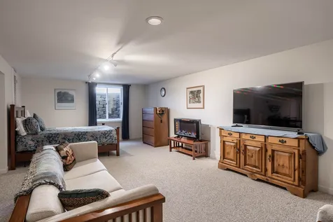 4 Lamb Road Nashua NH 03062