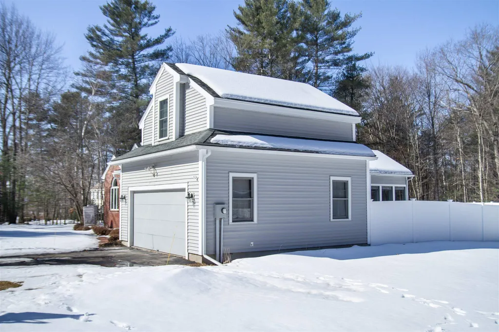 29 Oakmont Drive Concord NH 03301