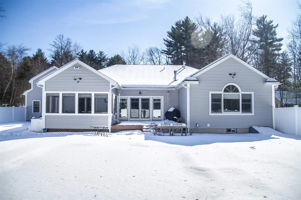 29 Oakmont Drive Concord NH 03301