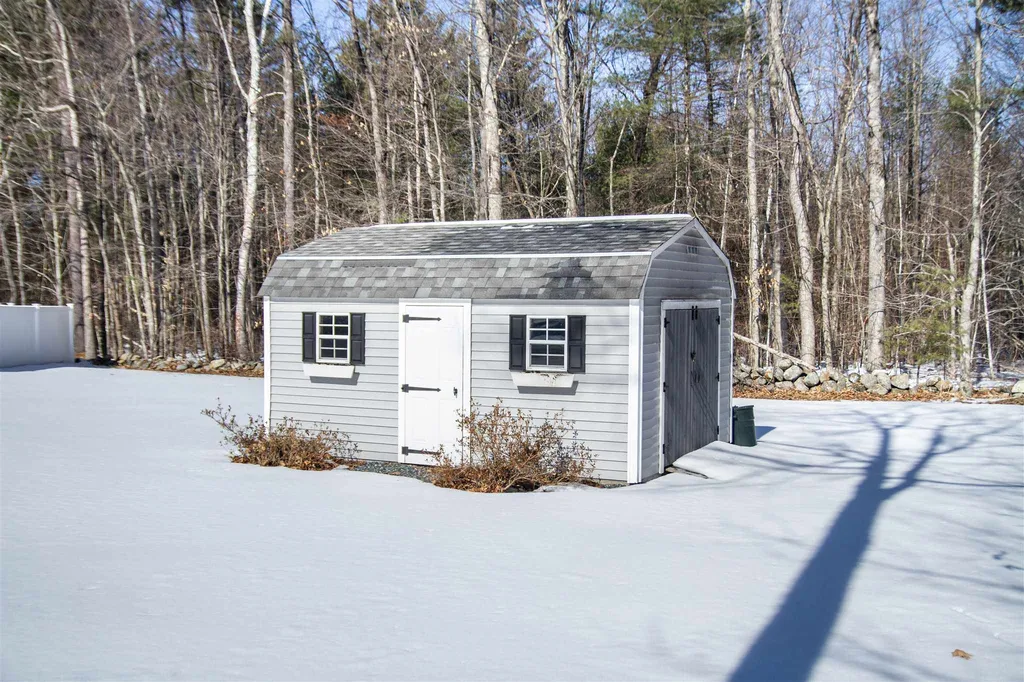 29 Oakmont Drive Concord NH 03301