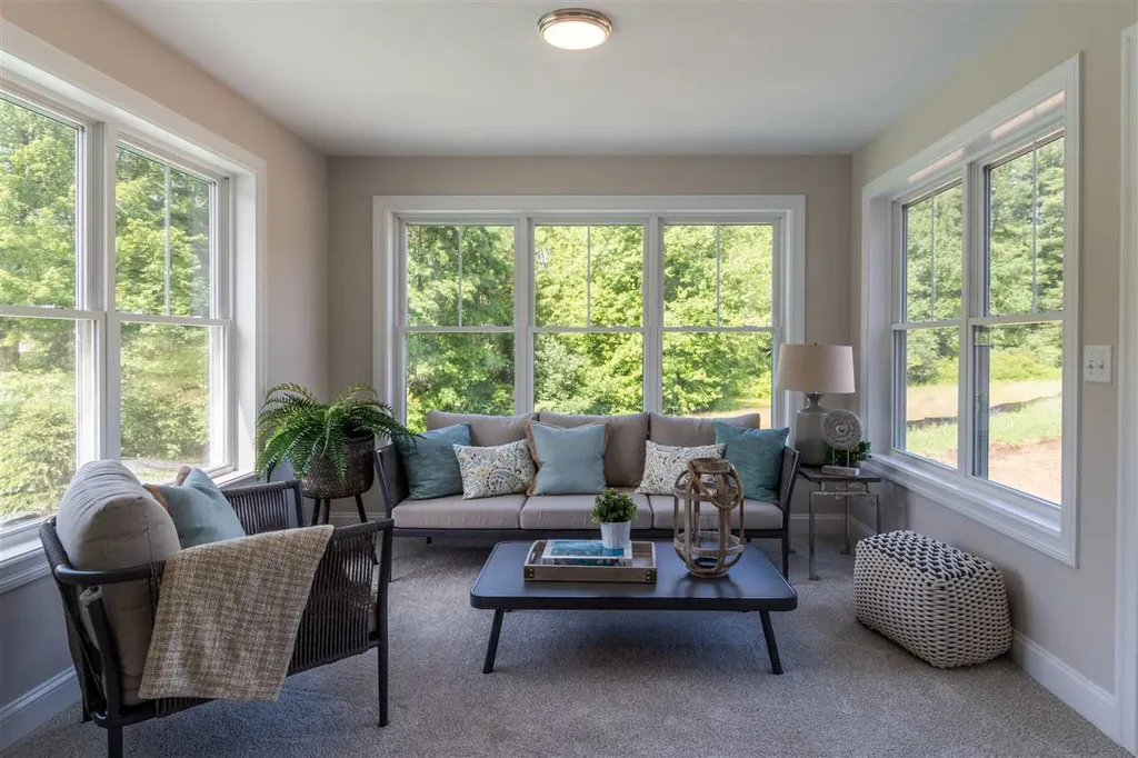 6 Pasture Lane Nashua NH 03062