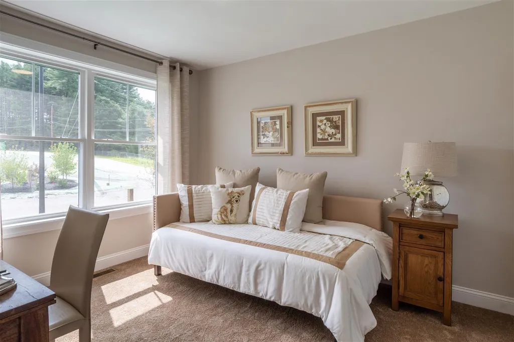 6 Pasture Lane Nashua NH 03062