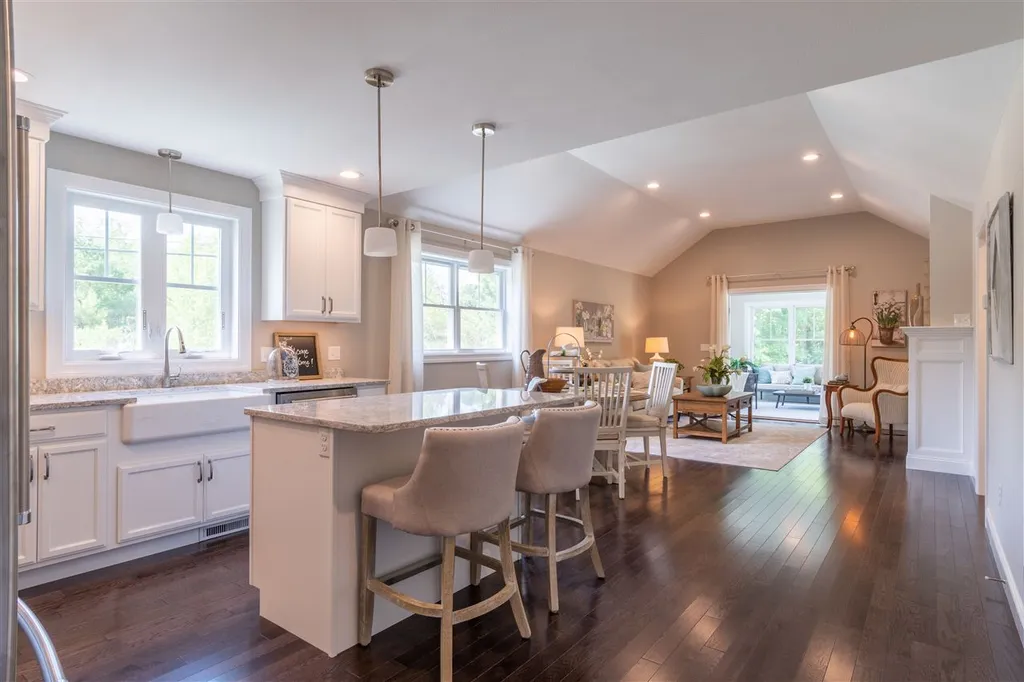 6 Pasture Lane Nashua NH 03062