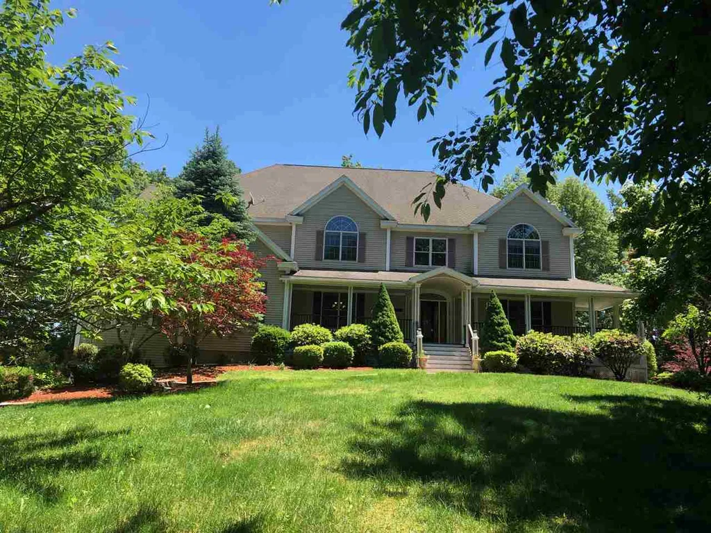 5 Lamplighter Lane Salem NH 03087