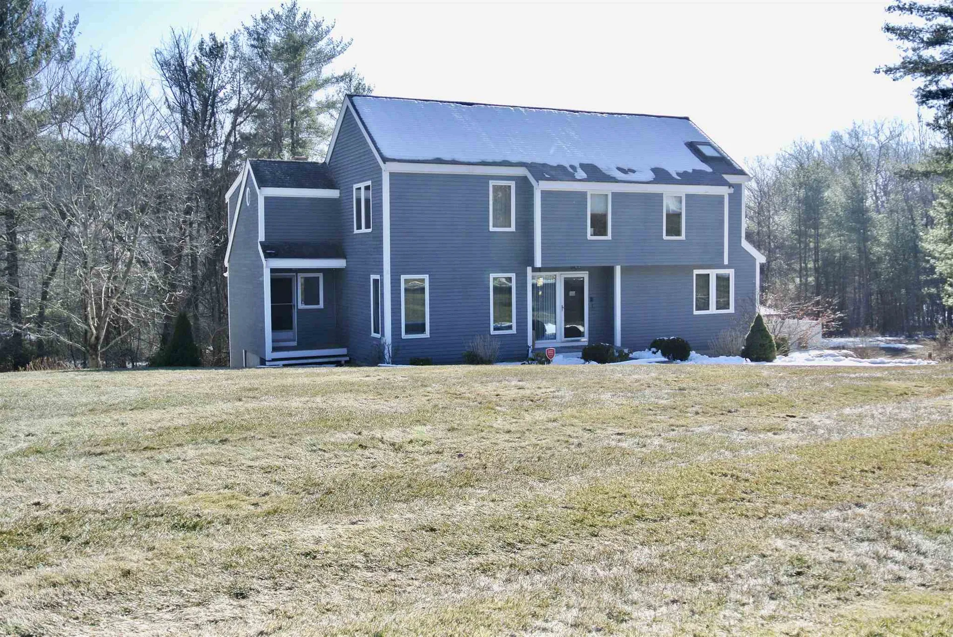 1 Mountain View Road Pelham NH 03076-3031