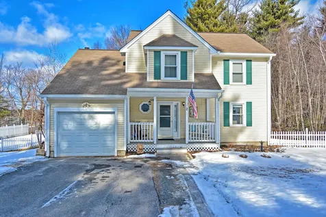 2 Springwood Circle Hudson NH 03051