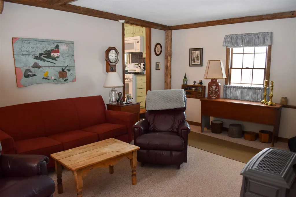 195 Tracy Road New London NH 03257