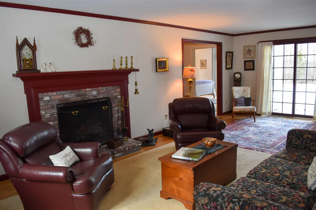 195 Tracy Road New London NH 03257
