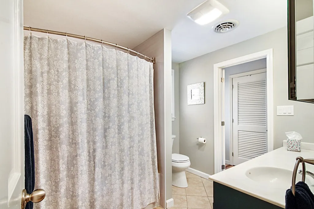 20 Butterfield Lane Stratham NH 03885
