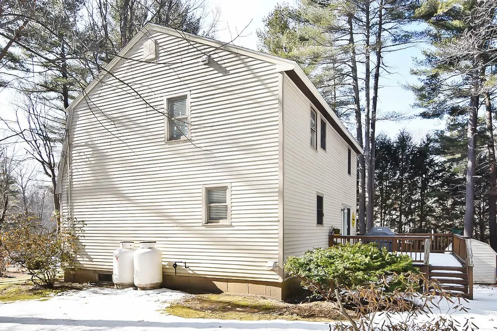 20 Butterfield Lane Stratham NH 03885