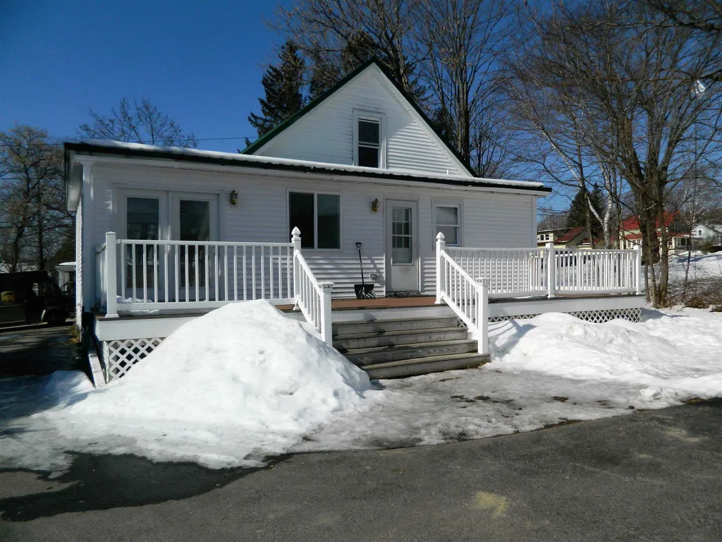 11 Clark Street Franklin NH 03235