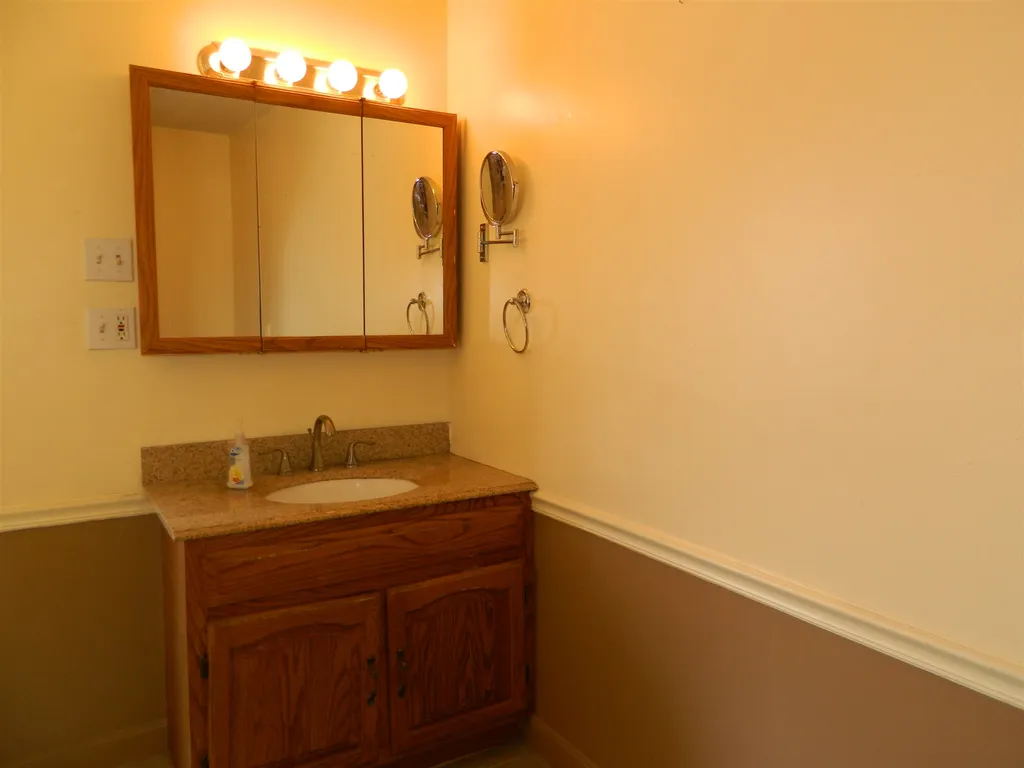 11 Clark Street Franklin NH 03235
