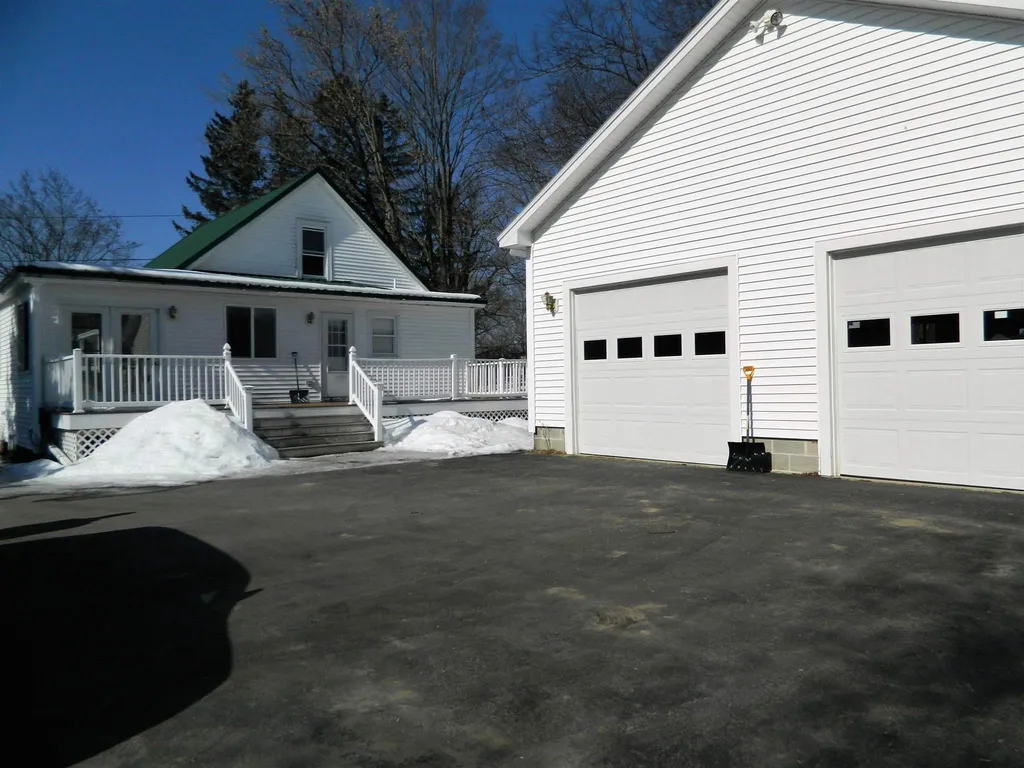 11 Clark Street Franklin NH 03235
