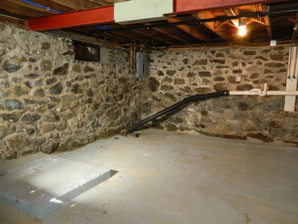 11 Clark Street Franklin NH 03235