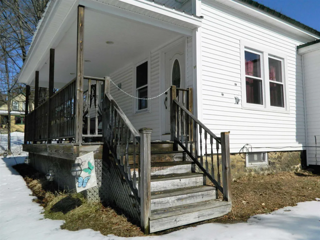 11 Clark Street Franklin NH 03235