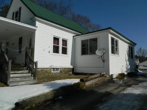 11 Clark Street Franklin NH 03235