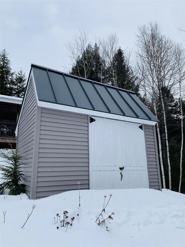 90 Barry Highlands Road Danbury NH 03230