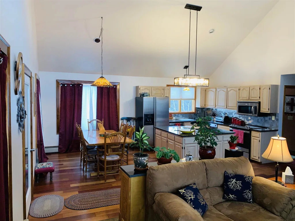 90 Barry Highlands Road Danbury NH 03230