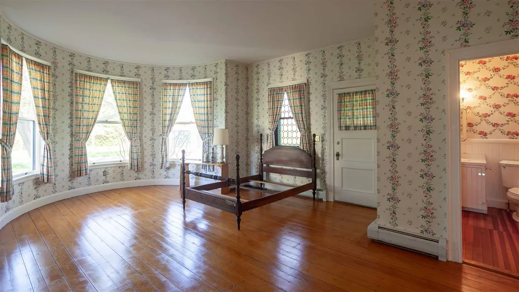 24 Macri Lane Walpole NH 03608