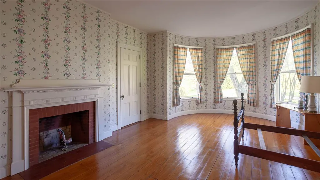 24 Macri Lane Walpole NH 03608