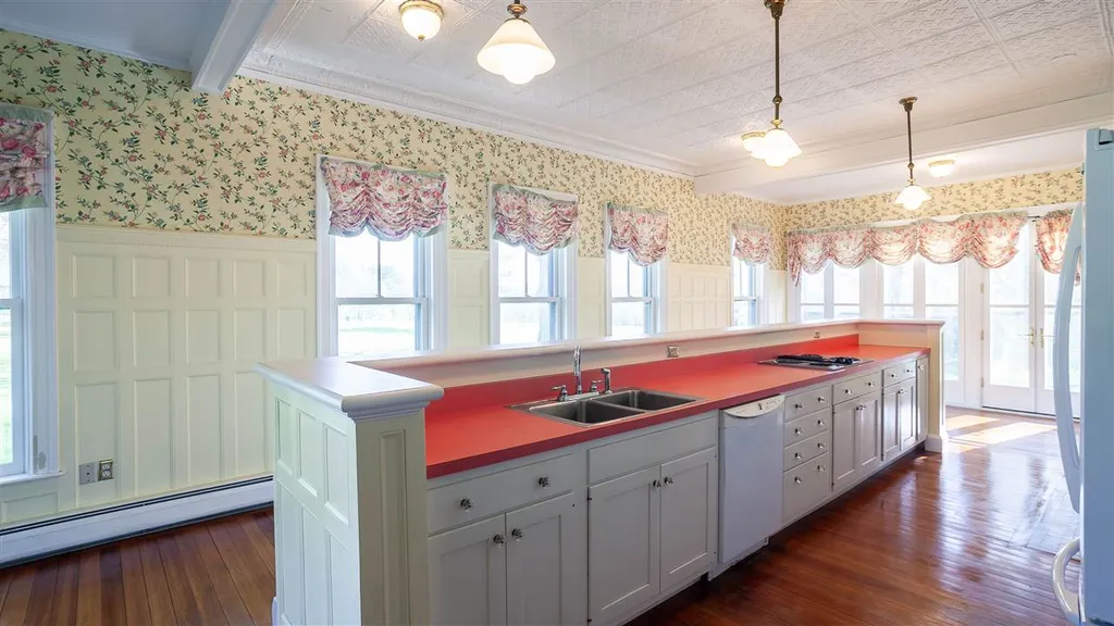 24 Macri Lane Walpole NH 03608