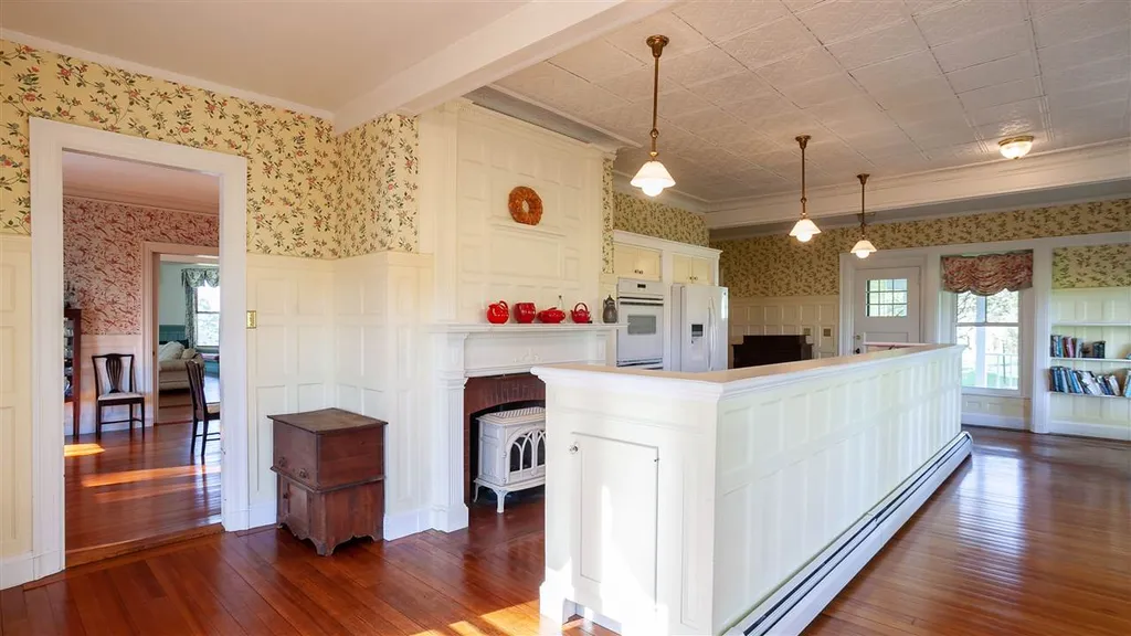 24 Macri Lane Walpole NH 03608
