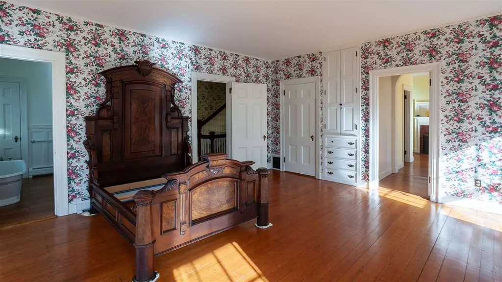 24 Macri Lane Walpole NH 03608