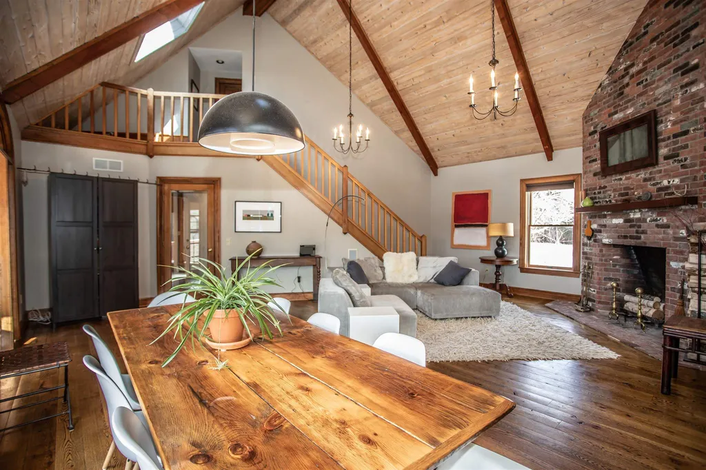 24 Longview Drive Peterborough NH 03458