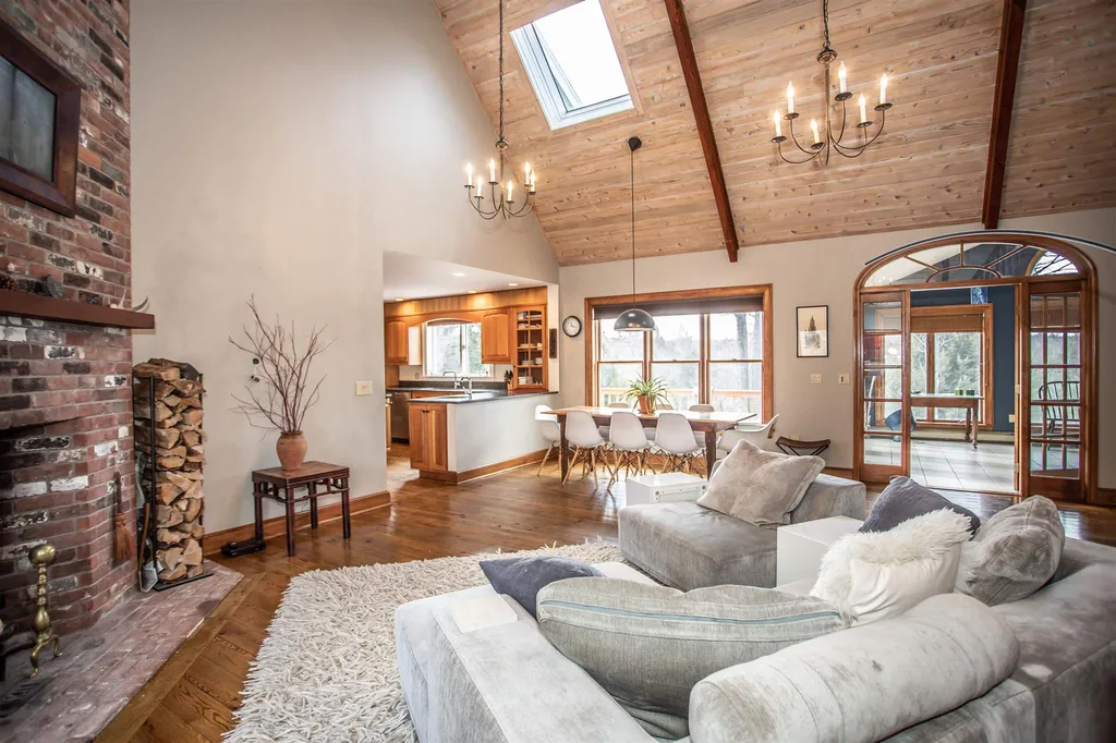 24 Longview Drive Peterborough NH 03458
