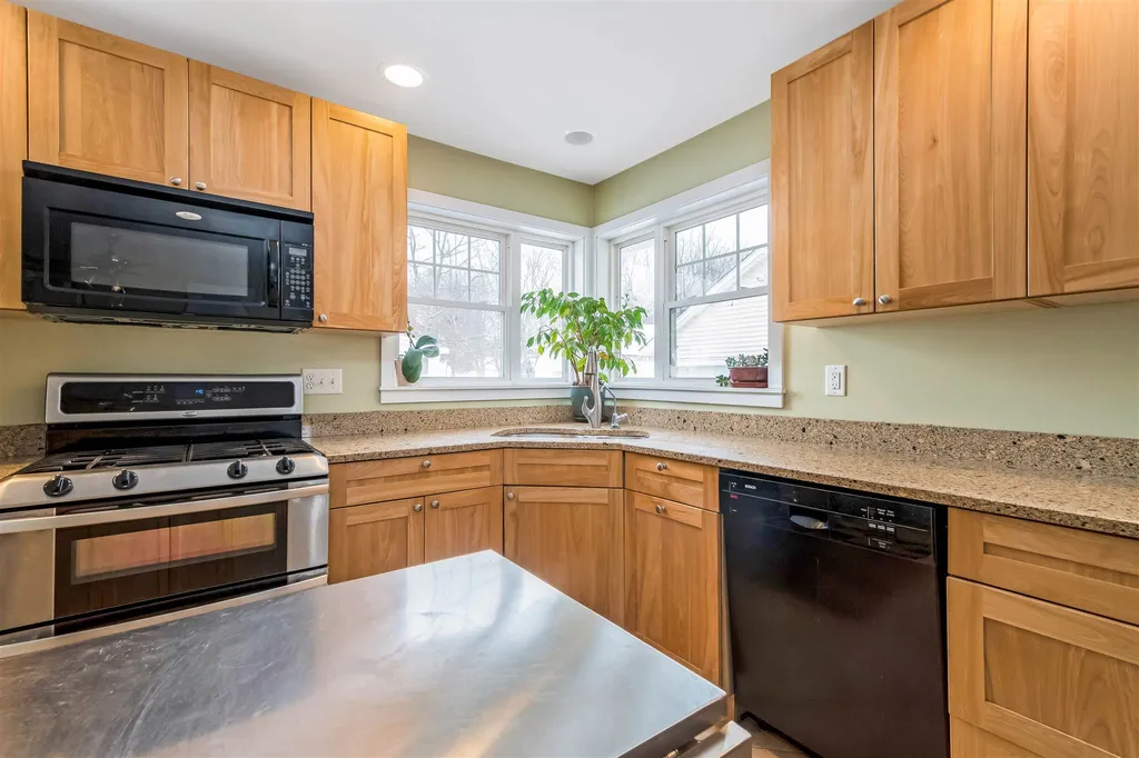 19 Roland Court Winooski VT 05404