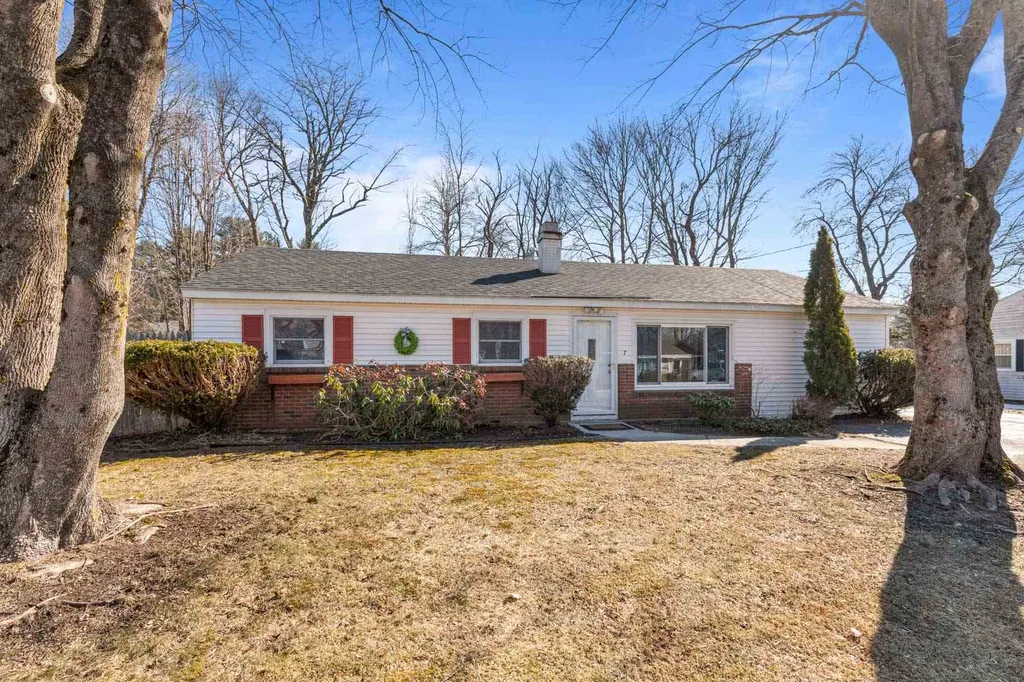 7 Blake Lane Hampton NH 03842