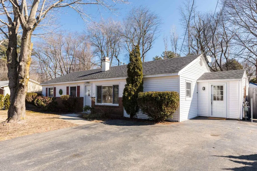 7 Blake Lane Hampton NH 03842