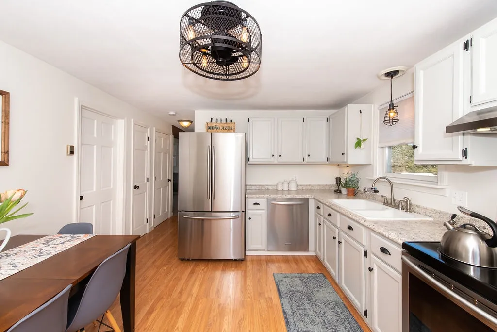 22 Holmgren Road Stratham NH 03885