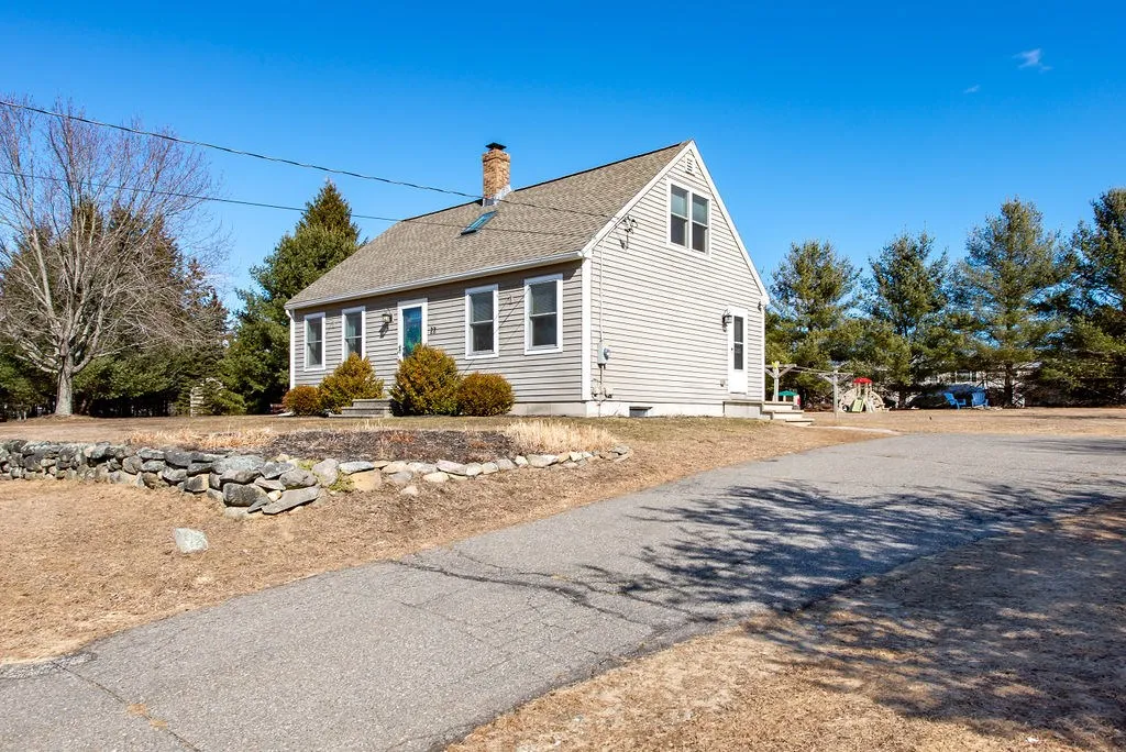 22 Holmgren Road Stratham NH 03885