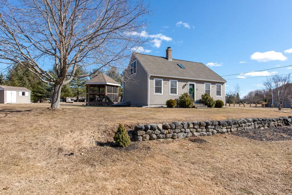 22 Holmgren Road Stratham NH 03885