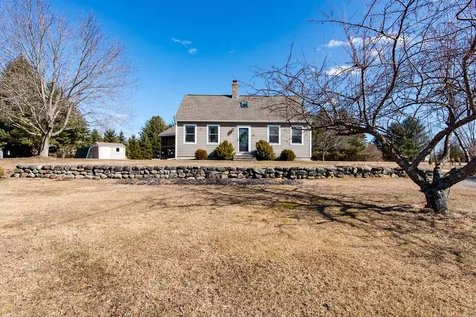 22 Holmgren Road Stratham NH 03885