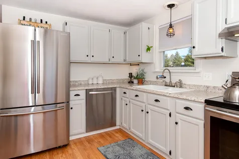 22 Holmgren Road Stratham NH 03885