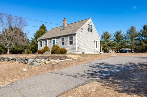 22 Holmgren Road Stratham NH 03885