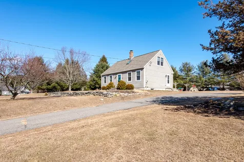 22 Holmgren Road Stratham NH 03885