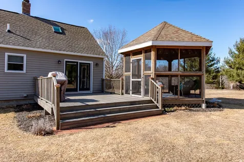 22 Holmgren Road Stratham NH 03885