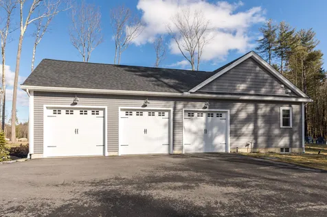 20 Haywick Drive Stratham NH 03885