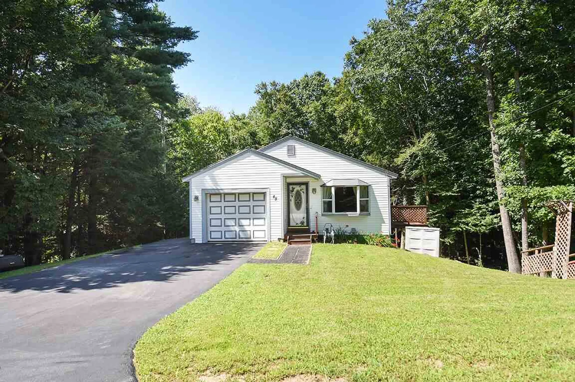 48 Eastfield Loop Sandown NH 03873