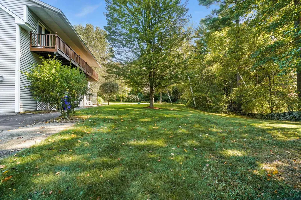 24 Pasture Drive Hudson NH 03051